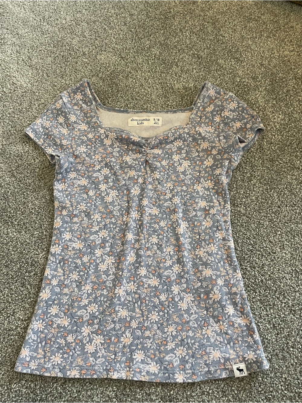 abercrombie kids light blue floral ribbed tee